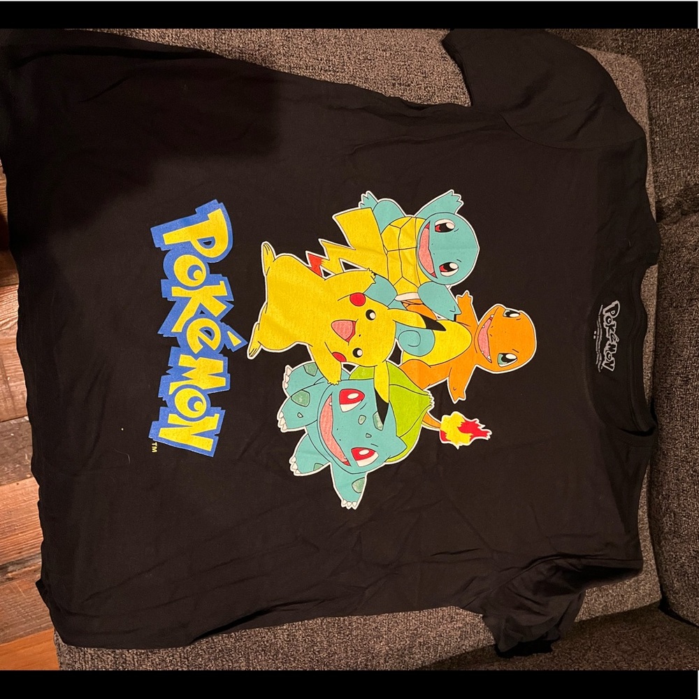 Pokémon Black t-shirt Charmander, Squirtle,, Pikachu and Bulbasaur